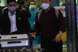 HLV Park Hang Seo và vợ sẽ được giám sát y tế