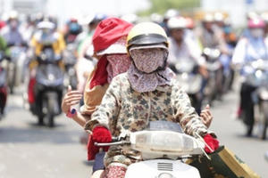 Thời tiết 27/8: Nắng nóng gay gắt tiếp tục kéo dài ở Bắc, Trung Bộ