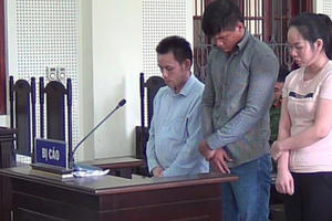 Bị bắt khi cùng người tình “cõng” gần 4kg ma túy đá