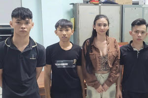 Bắt nữ 9X cầm đầu nhóm côn đồ, chém trọng thương đối thủ kém 20 tuổi