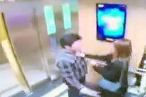 Tối nay, nữ sinh và người đàn ông 'cưỡng hôn trong thang máy' cùng gặp công an Tối nay, nữ sinh và người đàn ông 'cưỡng hôn trong thang máy' cùng gặp công an