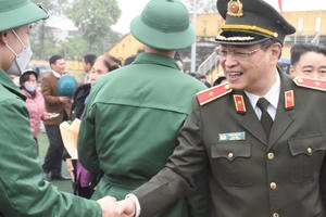 Giám đốc Công an tỉnh Thanh Hoá dự Lễ giao, nhận quân tại huyện Hậu Lộc