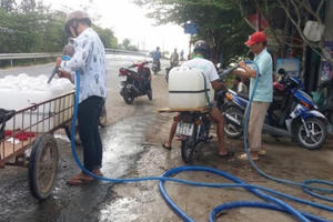 Giọt nước nghĩa tình mùa hạn miền Tây