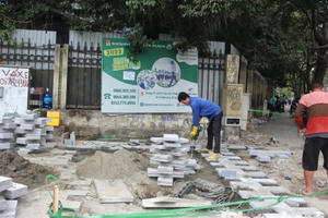 Vỉa hè “độ bền 70 năm” nứt vỡ sau vài năm: Cần đánh giá lại hiệu quả việc lát vỉa hè