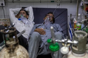 Nhà giàu Ấn Độ ráo riết thuê máy bay trốn "sóng thần" Covid-19