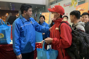 Nghệ An: Chuyến bay 0 đồng đưa 230 công nhân về quê ăn tết