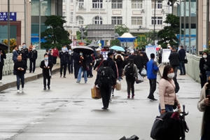 Cửa khẩu quốc tế Móng Cái nhộn nhịp, sôi động trở lại Cửa khẩu quốc tế Móng Cái nhộn nhịp, sôi động trở lại