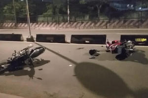 TP HCM: 2 xe máy va chạm, 4 người bị thương