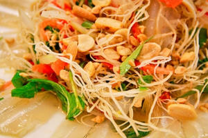 Đến Phan Thiết thưởng thức gỏi cá mai