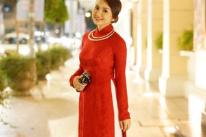 Duyên dáng tà áo dài ngày Xuân