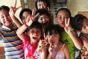 Nỗi niềm thầy cô nuôi dạy trẻ khuyết tật