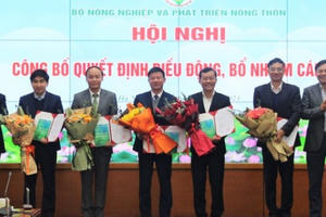 Bộ Nông nghiệp và Phát triển Nông thôn chuyển 4 tổng cục thành các cục Bộ Nông nghiệp và Phát triển Nông thôn chuyển 4 tổng cục thành các cục