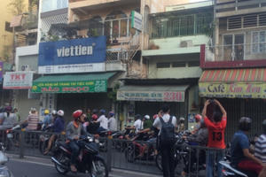 TP HCM: Truy bắt hai đối tượng xông vào nhà dân bắn chết người