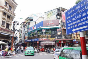 Hà Nội định cấm ô tô, xe máy quanh hồ Gươm trong 1 tháng