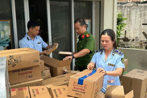 Tiêu huỷ hơn 1.000 bánh trung thu do nước ngoài sản xuất