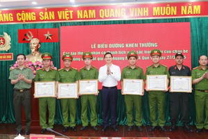 Khen thưởng tập thể và các cá nhân trong vụ giải cứu thành công bé gái ở Bắc Ninh