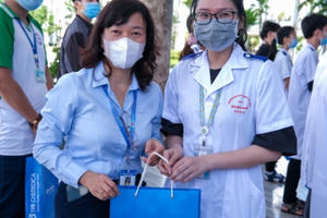 Đại học Y Dược Cần Thơ xung kích tuyến đầu chống dịch với "niềm tin chiến thắng"