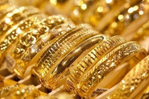 Giá vàng hôm nay 31/8: Cuối tháng, vàng cắm đầu lao dốc