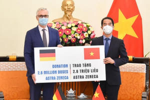 Đức viện trợ Việt Nam 2,6 triệu liều vắc-xin AstraZeneca, chuyển đến TP HCM