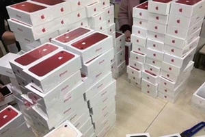 Kỳ 2 - Những cách "phù phép" cho hàng điện tử không giấy tờ thành “hàng xách tay” ở TP HCM