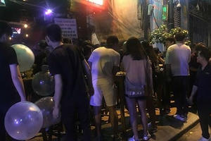 Bóng cười, xã hội mếu!