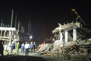 Đã tìn thấy 1 thi thể trong vụ sập giàn giáo tại Hải Phòng