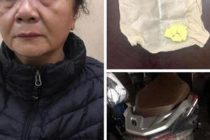 Bị công an tóm gọn trên đường đi giao "hàng nóng"