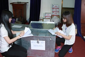 Điểm chuẩn giảm, liệu có công bằng?