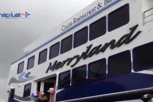 Đà Nẵng: Hạ thủy tàu du lịch vỏ composite đầu tiên