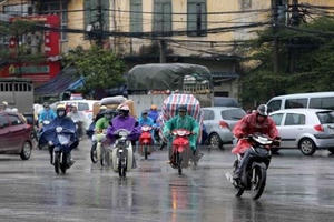 Dự báo thời tiết 2/4: Cuối tuần Bắc Bộ tiếp tục rét sâu, Trung Bộ mưa lớn