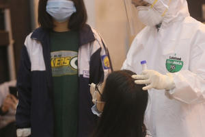 Một xe khách ở Điện Biên vừa bị phạt hành chính và tước phù hiệu do liên quan đến 3 ca nhiễm Covid-19