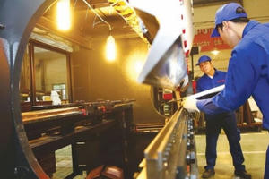 Chuyển đổi số: Công nghệ hay con người quyết định?