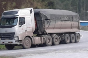 Yêu cầu xử lý nghiêm đoàn xe đầu kéo trên QL3 và 4A