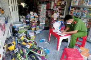 Bắt giữ hàng loạt đồ chơi trẻ em có xuất xứ Trung Quốc