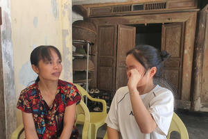 Nỗi lo dở dang giấc mơ giảng đường Đại học của "cô bé hạt tiêu"