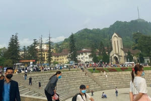 Ủy ban Thị xã Sa Pa khẩn trương tìm người tiếp xúc với chuyên gia Trung Quốc mắc Covid-19 Ủy ban Thị xã Sa Pa khẩn trương tìm người tiếp xúc với chuyên gia Trung Quốc mắc Covid-19