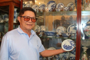 Khóc, cười cùng cổ vật