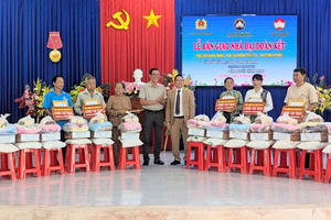 An Giang: 94 căn nhà Đại đoàn kết được bàn giao cho hộ nghèo tại thị xã Tịnh Biên