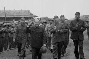 Nhớ chuyện Tổng bí thư Trường Chinh bán đồng hồ mua gạo ăn Tết