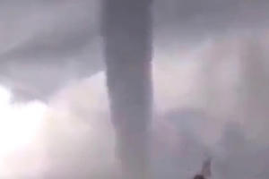 Thời sự 8h ngày 15/1/2017: Lốc xoáy, vòi rồng xuất hiện tại Bạc Liêu