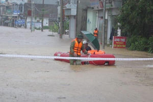 Quảng Ninh: Ảnh hưởng của cơn bão Sơn Tinh, nhiều nơi bị ngập sâu trong nước