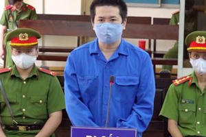 Nhận án tù vì tổ chức cho người khác xuất cảnh trái phép