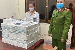 Bắt nữ 10X thuê taxi vận chuyển 1.200 bộ Kit tets Covid-19 đi giao bán cho khách