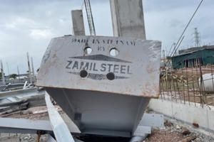 Quảng Ninh: Kinh hoàng cảnh nhà xưởng bằng khung sắt khổng lồ bất ngờ đổ sập