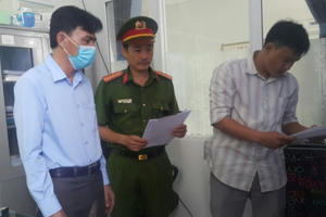 Bắt tạm giam Giám đốc CDC Hậu Giang và 2 thuộc cấp