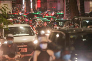 Thủ tướng yêu cầu chấn chỉnh việc tụ tập đông người nơi công cộng