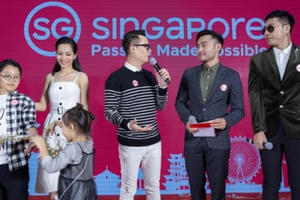 Gia đình Hoàng Bách chính thức trở thành Đại sứ du lịch Singapore tại Việt Nam