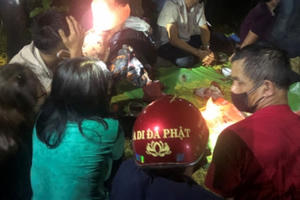 Lên núi lập sới đánh bạc giữa mùa dịch, công an phục kích bắt quả tang