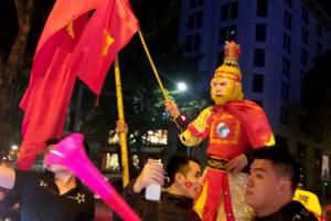 Thắng Jordan, "lão Tôn" cũng xuống đường "đi bão" Thắng Jordan, "lão Tôn" cũng xuống đường "đi bão"