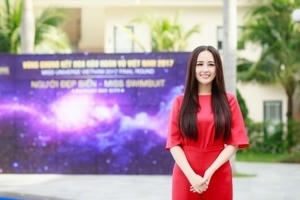 Mai Phương Thúy tăng cân và tròn trịa trông thấy trên ghế giám khảo Hoa hậu Hoàn vũ Việt Nam